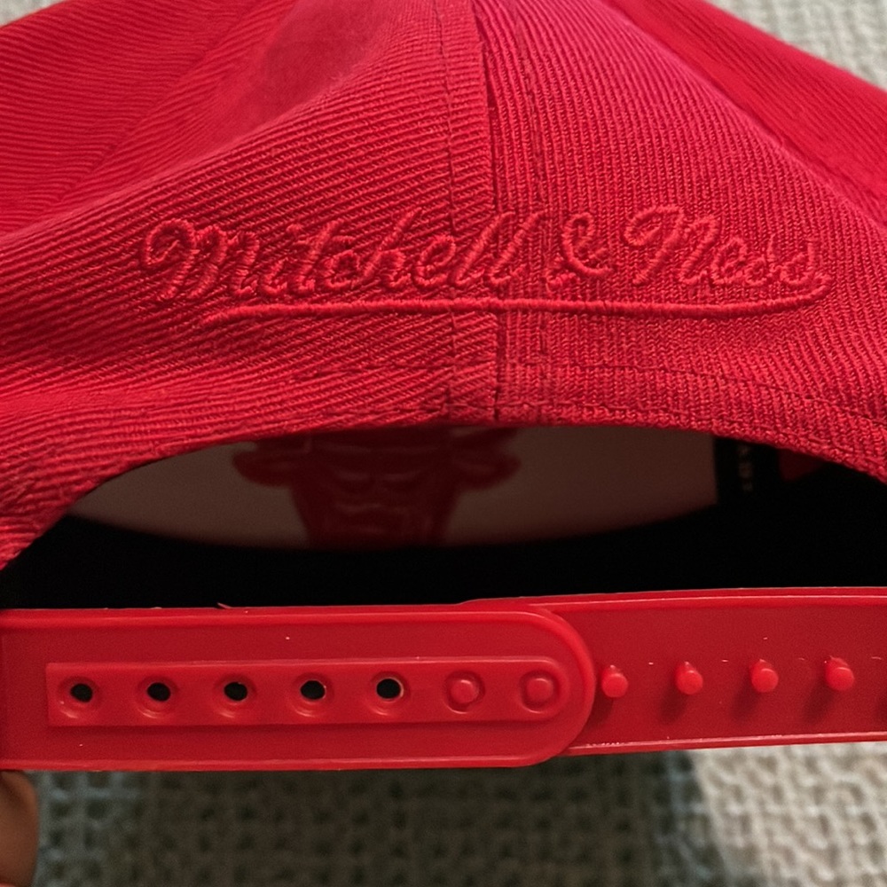 Mitchell & Ness Chicago Bulls hat - Picture 4 of 6